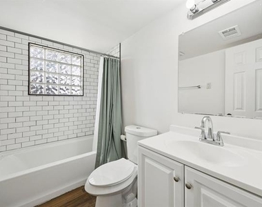 2801 Clearbrook Drive - Photo Thumbnail 15