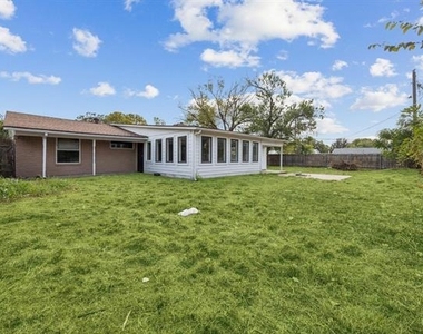 2801 Clearbrook Drive - Photo Thumbnail 22