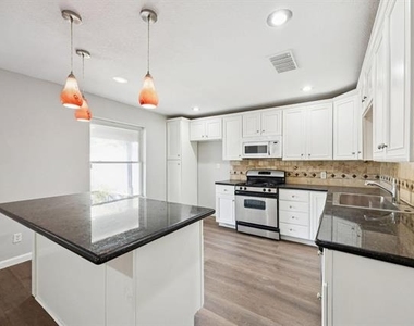 2801 Clearbrook Drive - Photo Thumbnail 8