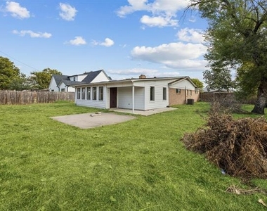 2801 Clearbrook Drive - Photo Thumbnail 23