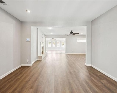 2801 Clearbrook Drive - Photo Thumbnail 5