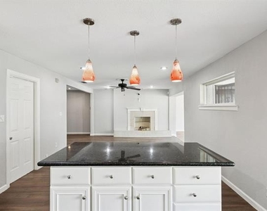 2801 Clearbrook Drive - Photo Thumbnail 9