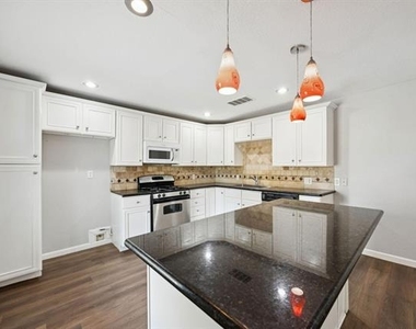 2801 Clearbrook Drive - Photo Thumbnail 7