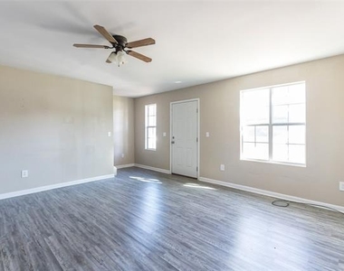 701 S Marsh Street - Photo Thumbnail 4