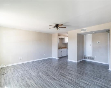701 S Marsh Street - Photo Thumbnail 6
