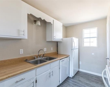 701 S Marsh Street - Photo Thumbnail 7
