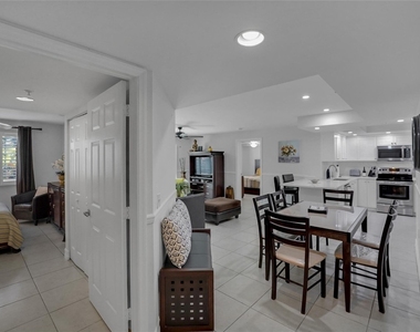 2125 Se 10 Avenue - Photo Thumbnail 2