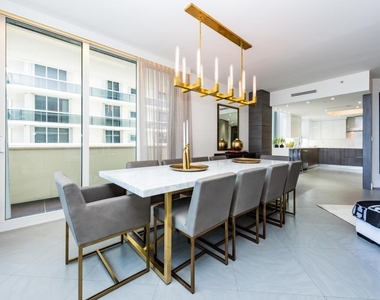 9595 Collins Avenue - Photo Thumbnail 11
