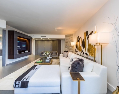 9595 Collins Avenue - Photo Thumbnail 8