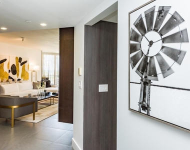 9595 Collins Avenue - Photo Thumbnail 21