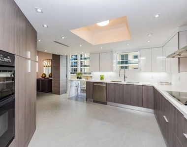 9595 Collins Avenue - Photo Thumbnail 17
