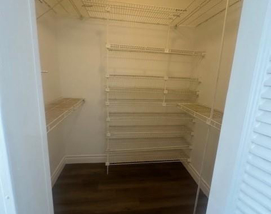 5860 Nw 64th Avenue - Photo Thumbnail 8