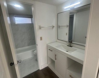 5860 Nw 64th Avenue - Photo Thumbnail 9