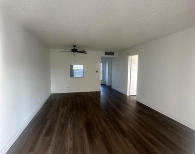 5860 Nw 64th Avenue - Photo Thumbnail 2