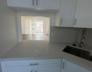 5860 Nw 64th Avenue - Photo Thumbnail 4