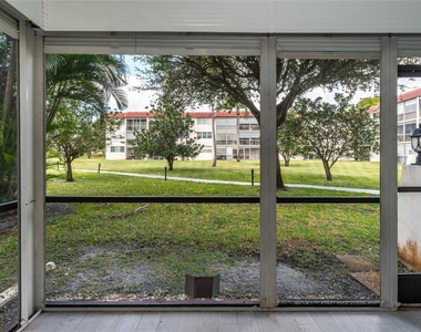 9523 S Hollybrook Lake Drive - Photo Thumbnail 19