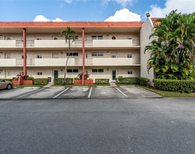 9523 S Hollybrook Lake Drive - Photo Thumbnail 25