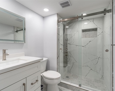 9523 S Hollybrook Lake Drive - Photo Thumbnail 3