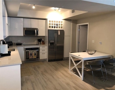 999 Sw 1st Avenue - Photo Thumbnail 4