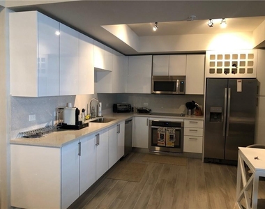 999 Sw 1st Avenue - Photo Thumbnail 3