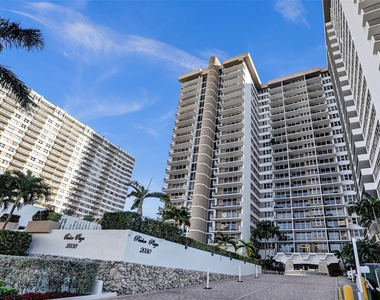 2030 S Ocean Drive - Photo Thumbnail 41