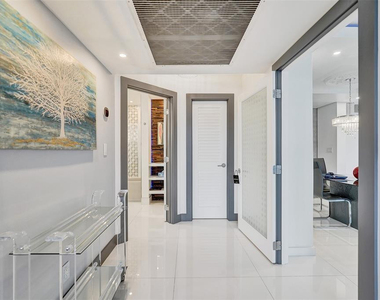 2030 S Ocean Drive - Photo Thumbnail 21
