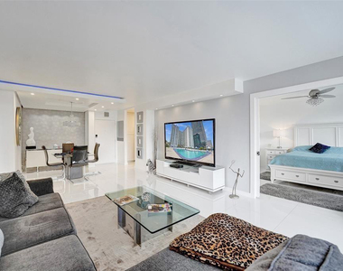2030 S Ocean Drive - Photo Thumbnail 10