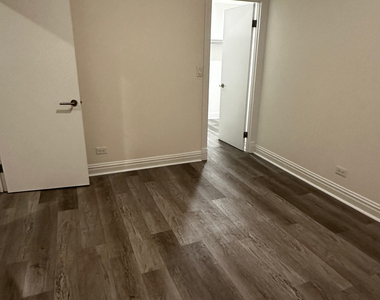 West 34th Street - Photo Thumbnail 5