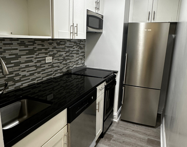 West 34th Street - Photo Thumbnail 8