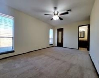 159 Barrett Place - Photo Thumbnail 4