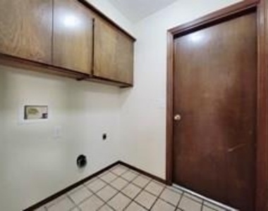 159 Barrett Place - Photo Thumbnail 11