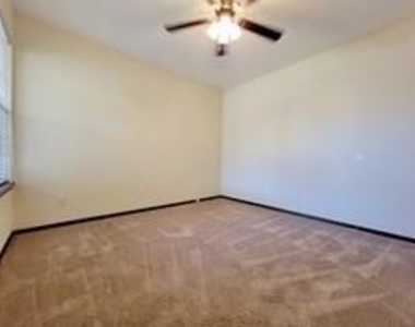 159 Barrett Place - Photo Thumbnail 8