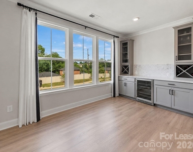 5029 Westmead Lane - Photo Thumbnail 6