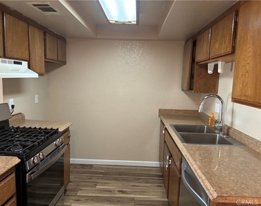 2469 W Acacia Avenue - Photo Thumbnail 2