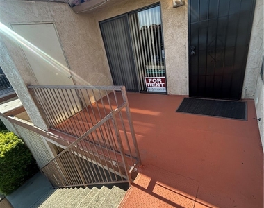 2469 W Acacia Avenue - Photo Thumbnail 5