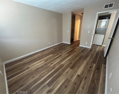2469 W Acacia Avenue - Photo Thumbnail 19