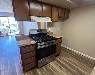2469 W Acacia Avenue - Photo Thumbnail 9