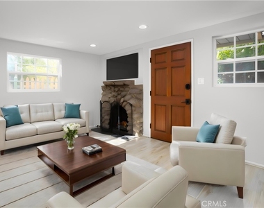 487 Sturtevant Drive - Photo Thumbnail 11