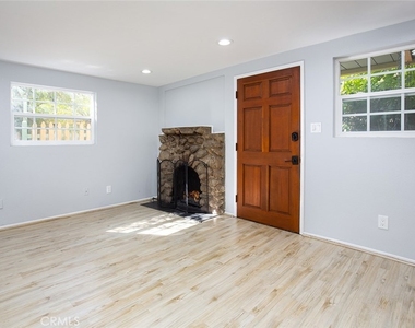 487 Sturtevant Drive - Photo Thumbnail 2