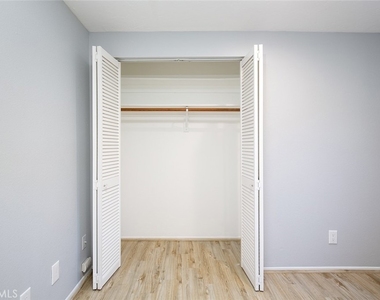 487 Sturtevant Drive - Photo Thumbnail 9