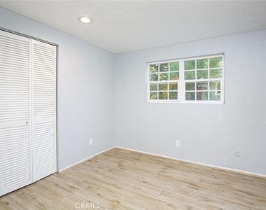 487 Sturtevant Drive - Photo Thumbnail 8