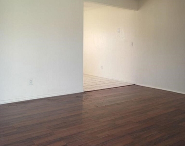 13463 Edgemont Street - Photo Thumbnail 5