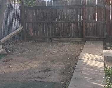 13463 Edgemont Street - Photo Thumbnail 4