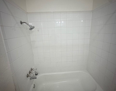 2140 Cajon - Photo Thumbnail 7