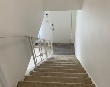 422 C Street - Photo Thumbnail 17