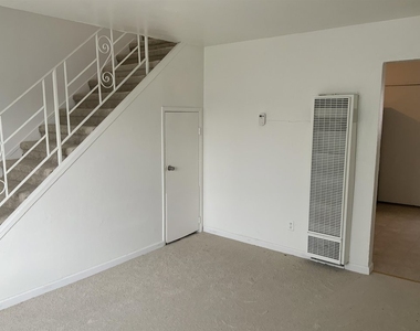 422 C Street - Photo Thumbnail 5