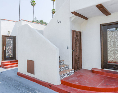 520 W 82nd Street - Photo Thumbnail 1