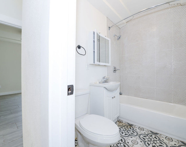 520 W 82nd Street - Photo Thumbnail 8