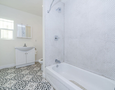 520 W 82nd Street - Photo Thumbnail 12