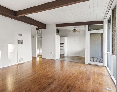 11131 Rose Avenue - Photo Thumbnail 2